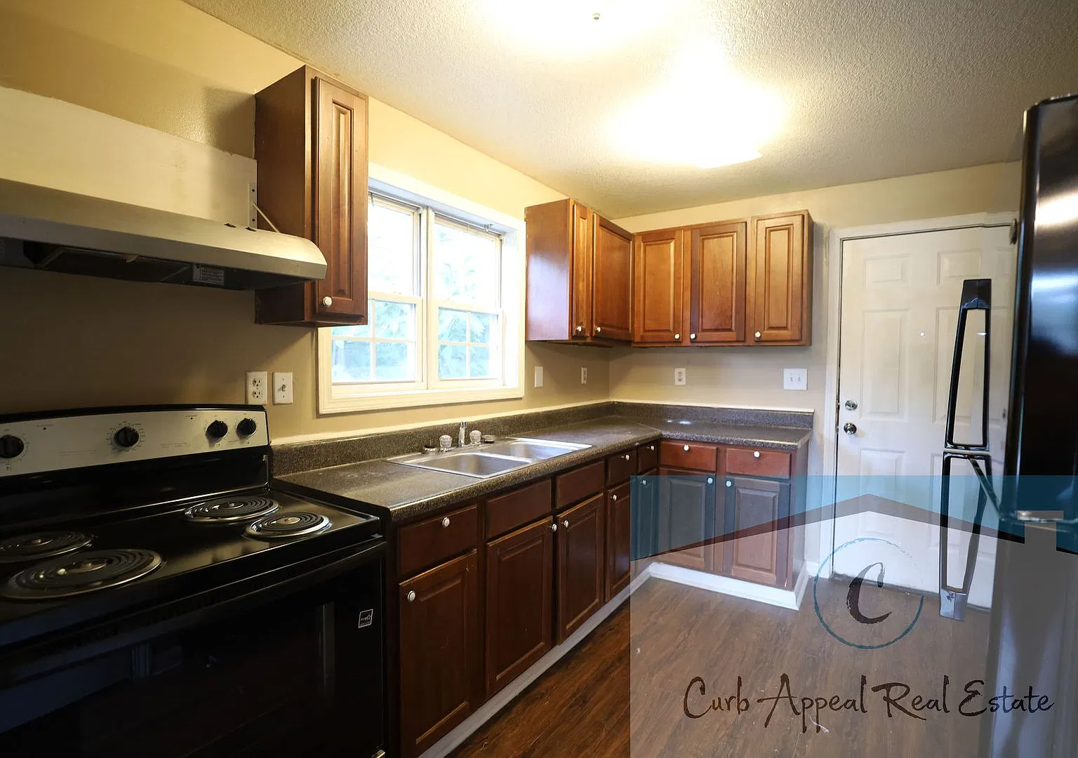 Recently Renovated 2-Bedroom Home with Back Deck HUD Accepted Trumann! — Photo 4