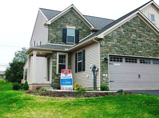 16 Rebecca Dr, Denver, PA 17517