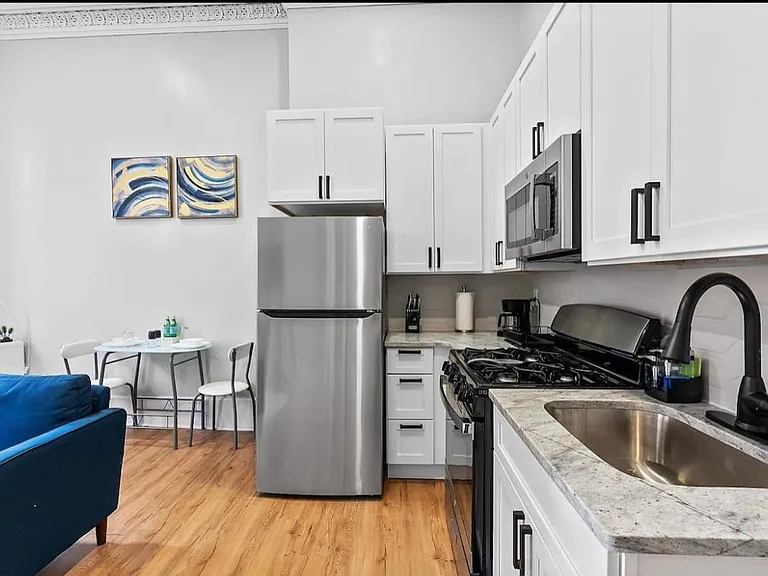 1527 Green St #1F — Photo 3