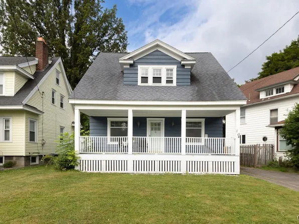 104 Kensington Pl, Syracuse, NY 13210