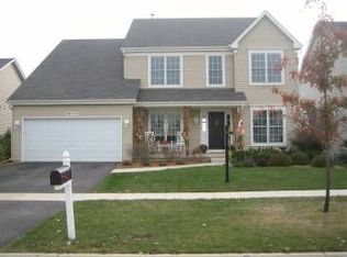 39W525 Newton Sq, Geneva, IL 60134