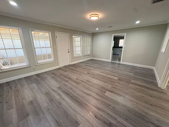 3rd image of 2406 2nd Ave