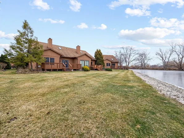 52 N Harbors End Dr, Port Clinton, OH 43452