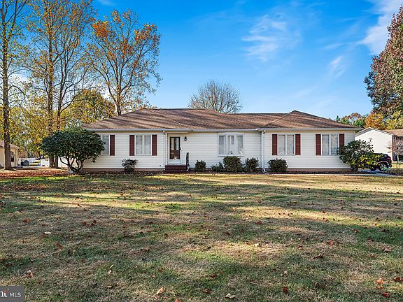 2nd image of 432 Boxwood Ln
