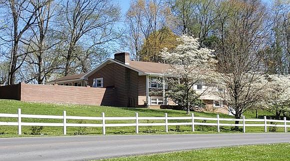 1st image of 326 Heritage Dr