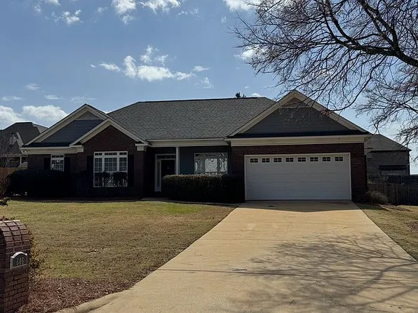 606 Shadow Wood Dr, Smiths Station, AL 36877