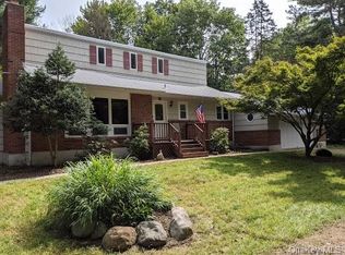 59 Smith Hill Rd, Airmont, NY 10952