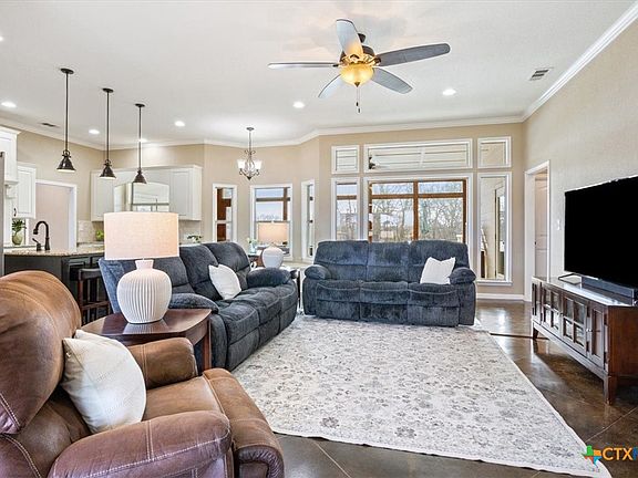 5th image of 645 W Big Elm Rd