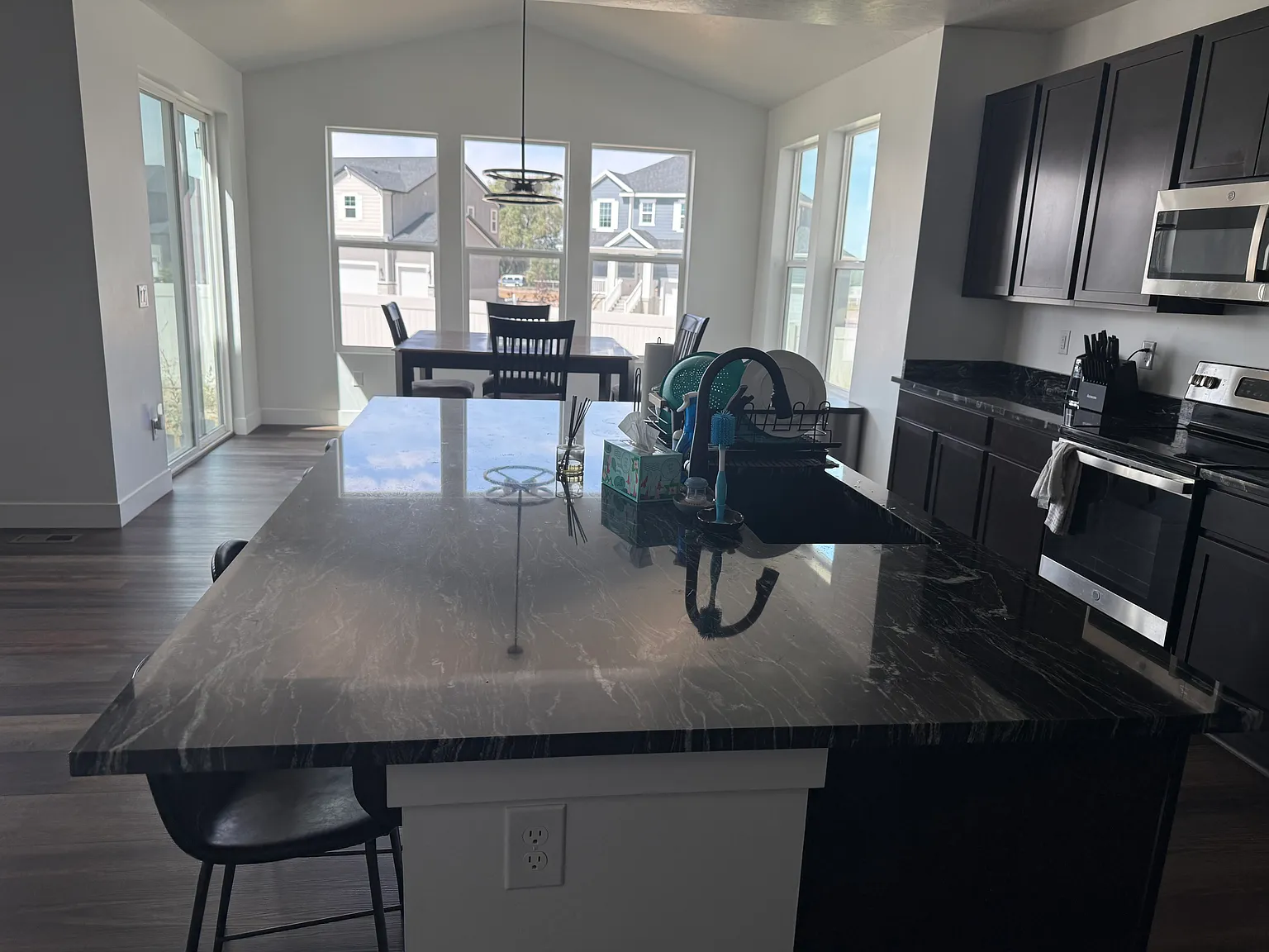 1 bed, $1,000 — Photo 1