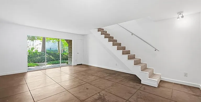 3707 Miles St #3 — Photo 2