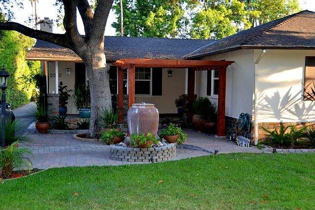 Lovely Courtyard Home