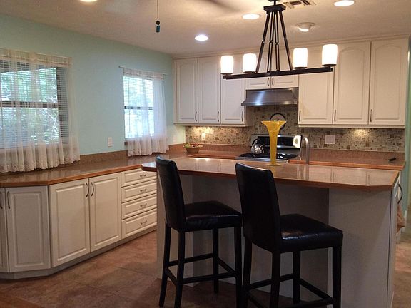 Home For Sale In Maravilla