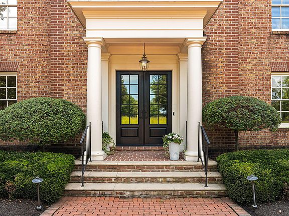 5th image of 7685 Lambton Park Rd