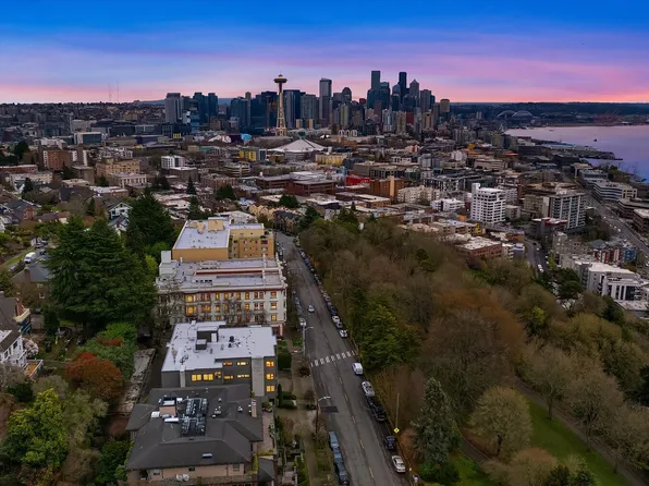 654 W Olympic Place #203, Seattle, WA 98119