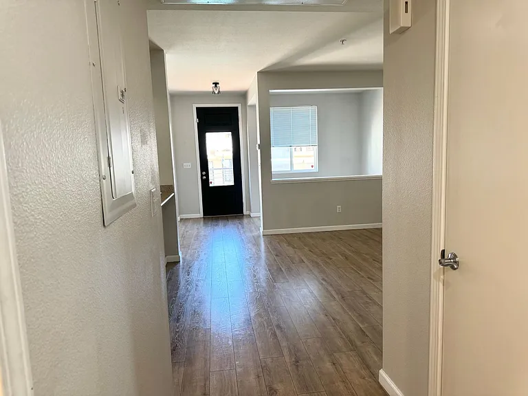 88 E 6th St #309 — Photo 29