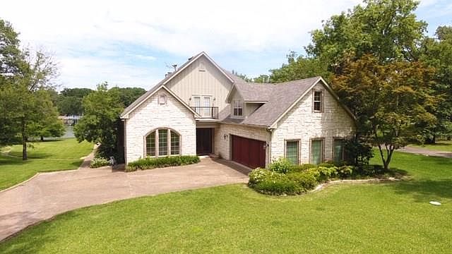1st image of 136 Stonewall Dr