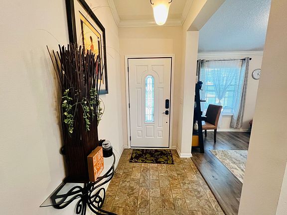 5th image of 2727 Woodsdale Dr