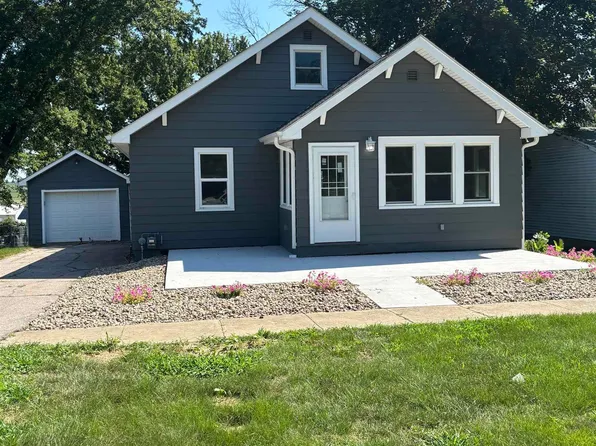 204 E 2nd St, Kingsley, IA 51028