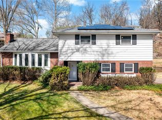 1466 Laurel Dr, Pittsburgh, PA