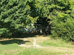 851 Prosser Rd, Leoma, TN 38468