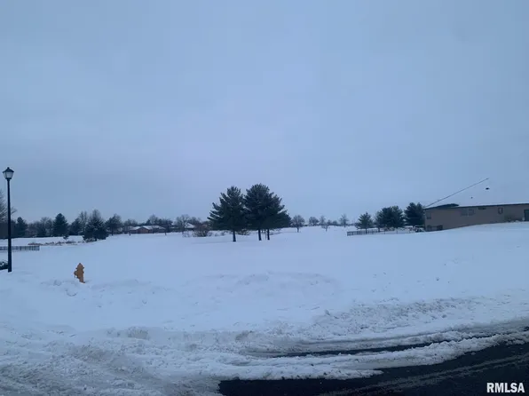 51 Applebee Farms Dr, Jacksonville, IL 62650