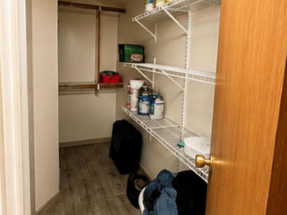 4th image of 1661 Cheney Ln