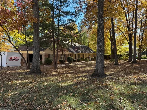 3206 Saint Regis Rd, Greensboro, NC 27408