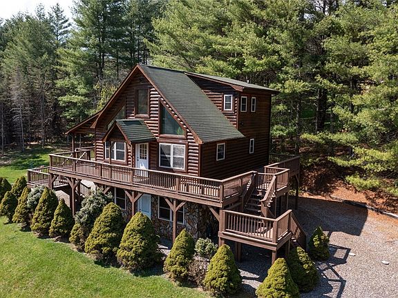 2nd image of 11 Lucky Lakes Drive