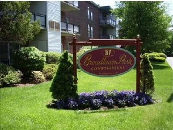 57 Broadlawn Park #24, West Roxbury, MA 02132