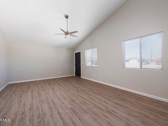 2nd image of 5204 Sun Valley Dr #B