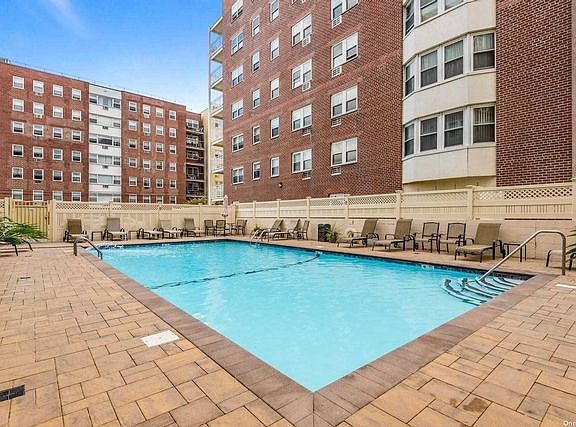 3rd image of 740 E Broadway APT 5L