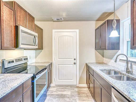 4th image of 4821 Alandale Dr