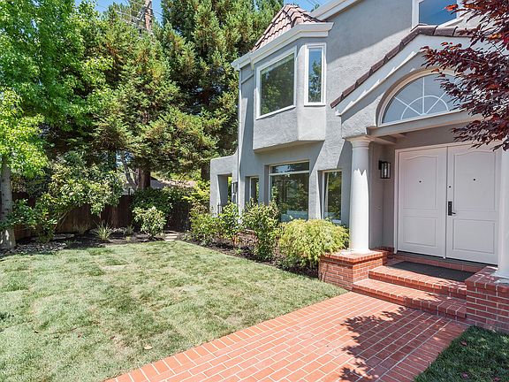 4th image of 1390 Delfino Way