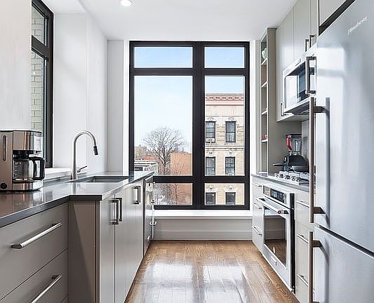 4th image of 159 Tompkins Ave #Ph5a