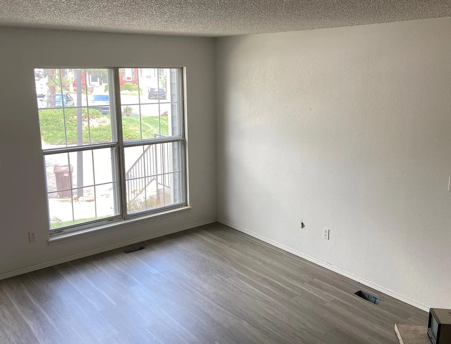 2 bed, 1.5 bath, 1064 sqft, $2,195 — Photo 3