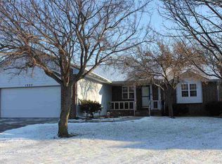 1227 Trinity Dr, Newton, KS 67114