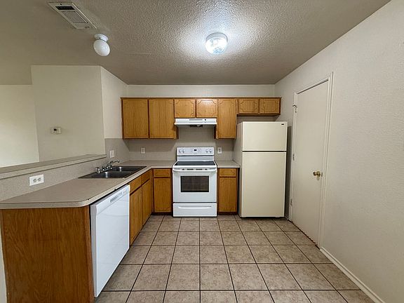 5th image of 4407 Abigail Dr APT B
