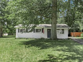 3498 Clayton Dr, North Olmsted, OH 44070