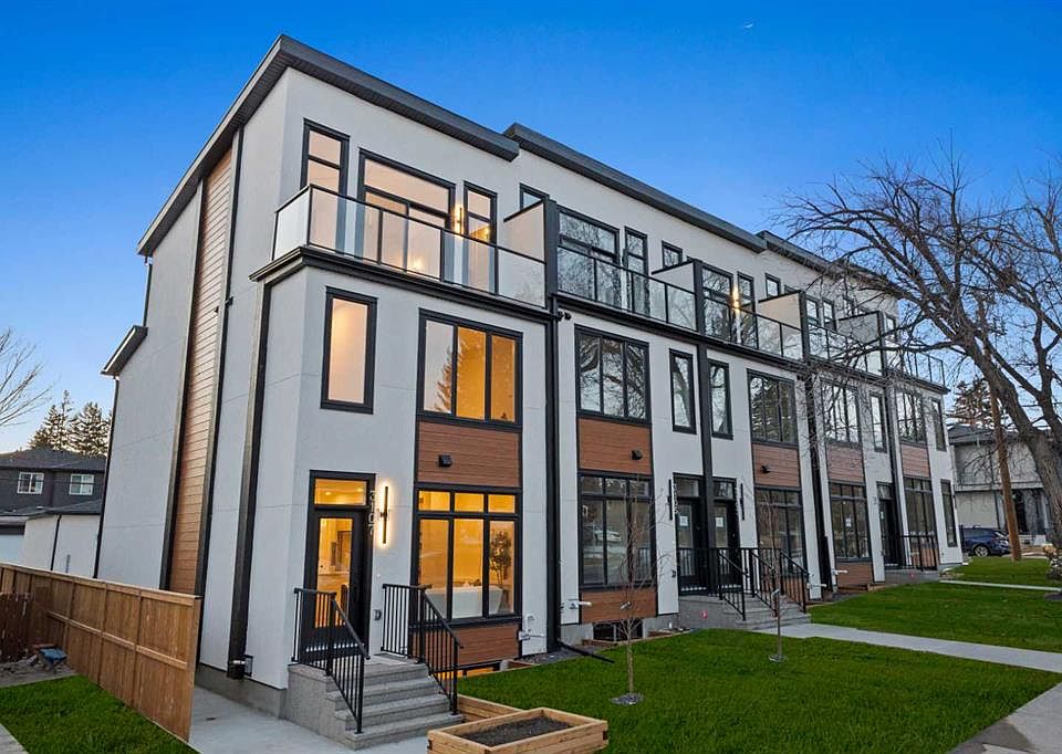 1st image of 3107 E 42nd St SW