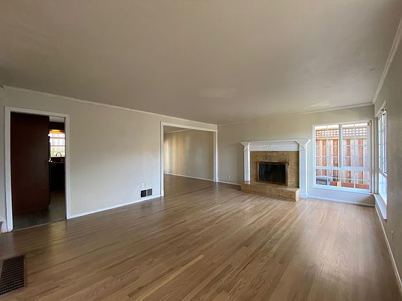 2nd image of 225 Cuesta Dr