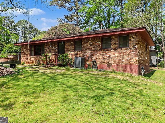 2nd image of 7019 Lakeview Ln
