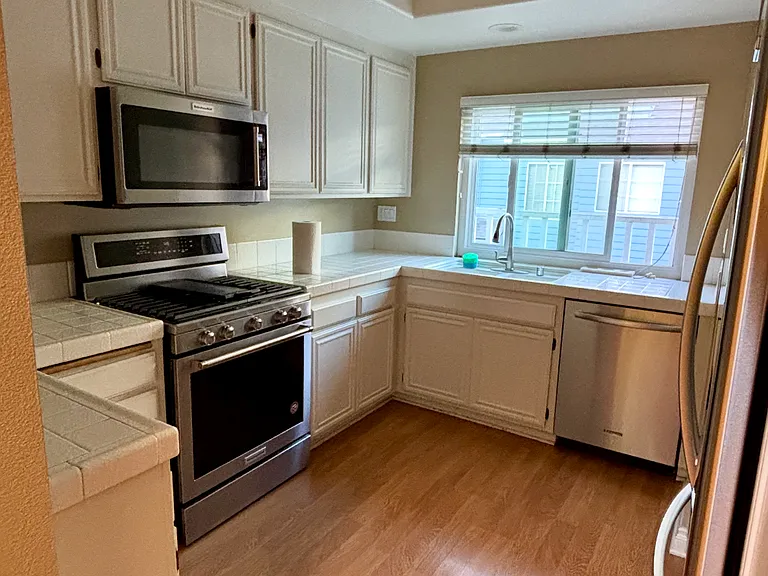 1036 Gilbert Ln #1 — Photo 1