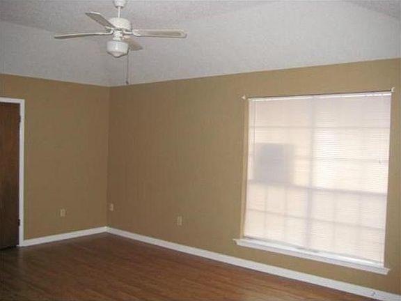 3rd image of 210 Parkway North Dr