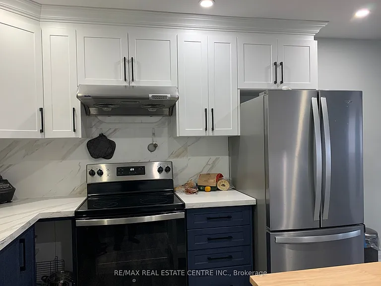 34 Caledonia Rd — Photo 5