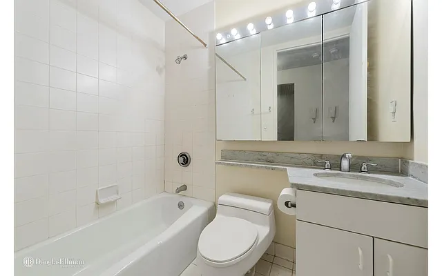 Rented by Douglas Elliman | media 18