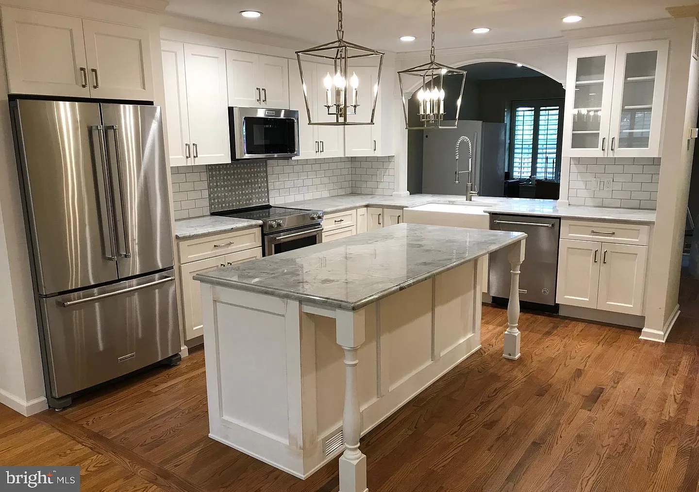 3 bed, 2680 sqft, $4,000 — Photo 2