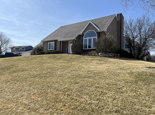 W243N5843 Pheasant Ct, Sussex, WI 53089