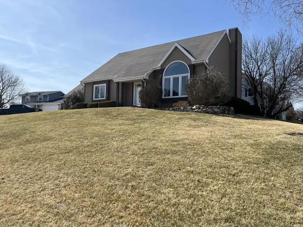 W243N5843 Pheasant COURT, Sussex, WI 53089