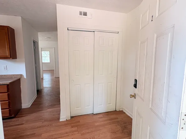 8209 Vine St APT 2, Cincinnati, OH 45216