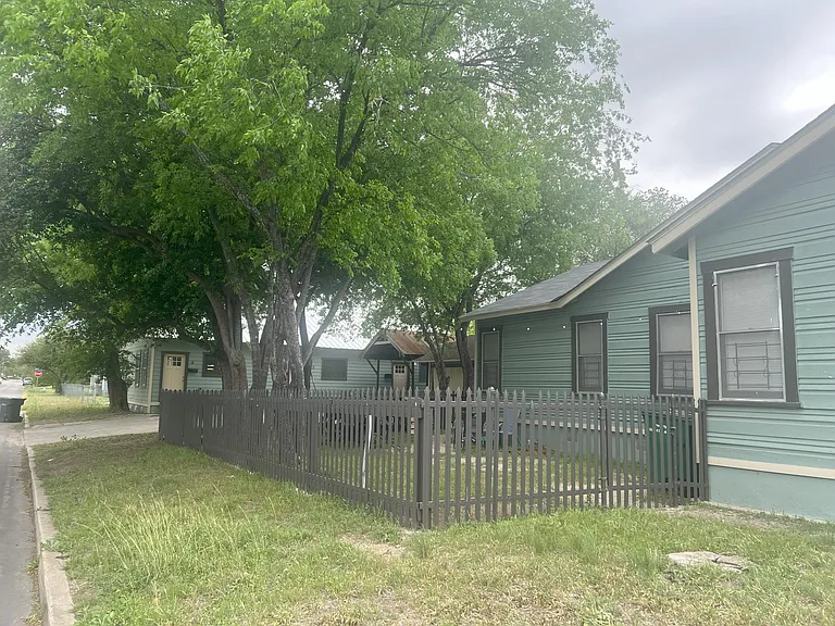 142 Avant Ave — Photo 19